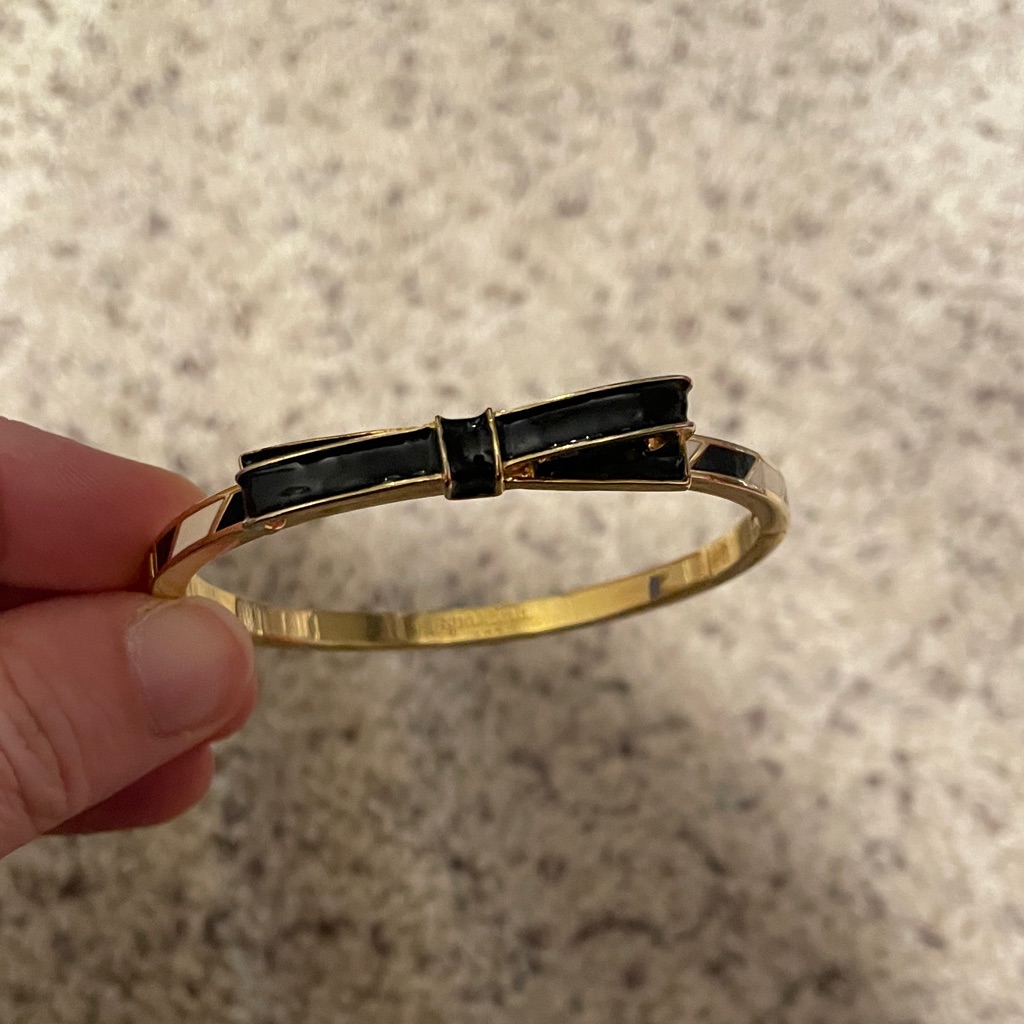 315 Or 520 Spartina 449 Black And Gold Bow Bracelet 12$